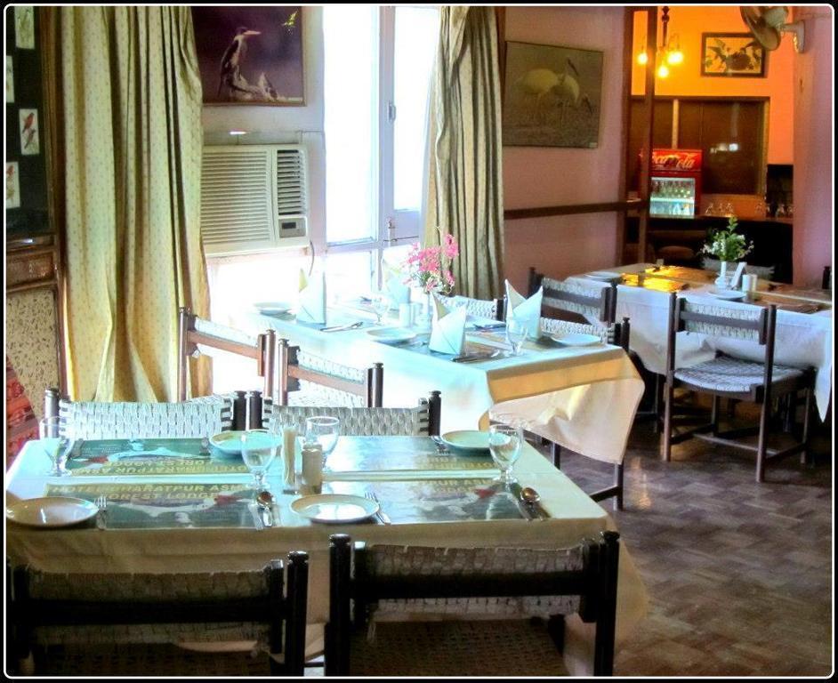 Hotel Bharatpur Ashok エクステリア 写真