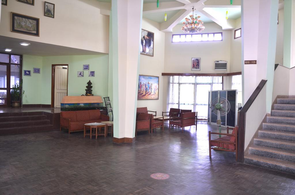 Hotel Bharatpur Ashok エクステリア 写真