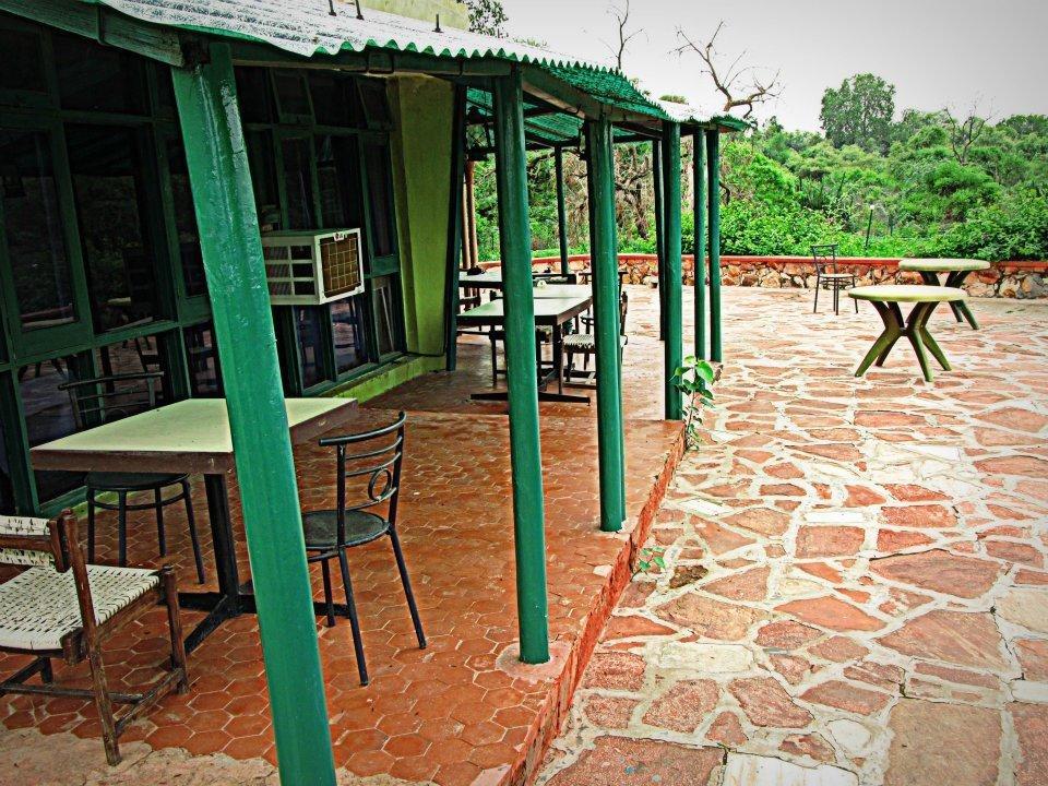 Hotel Bharatpur Ashok エクステリア 写真