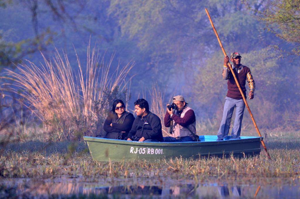 Hotel Bharatpur Ashok エクステリア 写真
